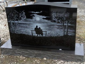 С обратной стороны